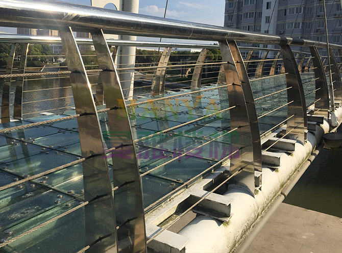 不銹鋼鋼索橋梁護(hù)欄 MH-Q01