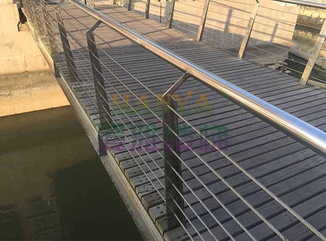 T型穿絲橋梁護(hù)欄 MH-Q06