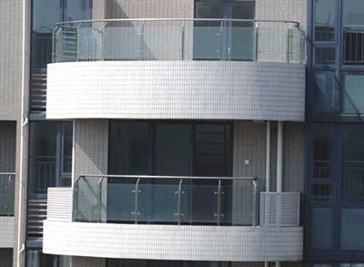 陽(yáng)臺(tái)護(hù)欄的日常保養(yǎng)需要注意哪些事項(xiàng)