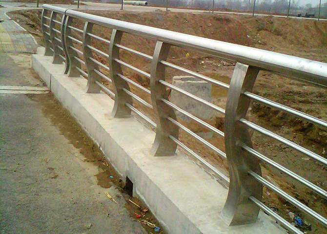 不銹鋼橋梁護(hù)欄施工工藝的六個(gè)關(guān)鍵